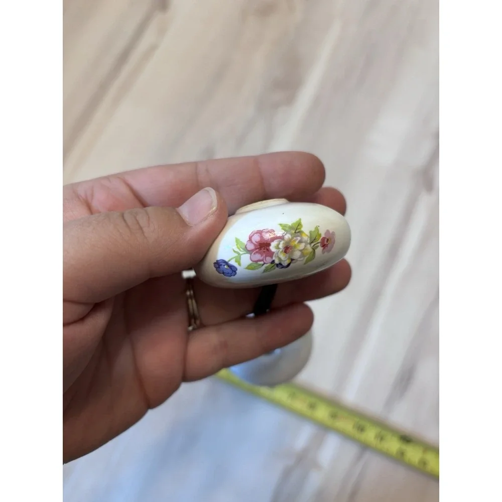 Vintage Porcelain Door Knobs‎ White With Floral Painted Design Set Of 7